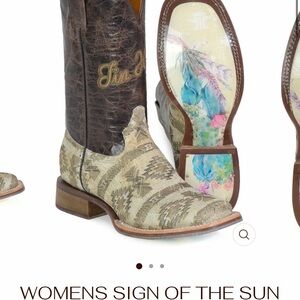 Tin Haul Women's Western Boots - Brown and Cream Pattern